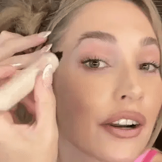 Perfect Wing Stamp Eyeliner Pen for beginner-friendly winged eyeliner looks